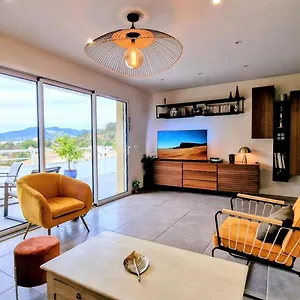 Neuf, Avec Vue Montagnes. Appartement